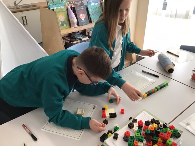 Image for the Tweet beginning: Team Loxley used cubes today